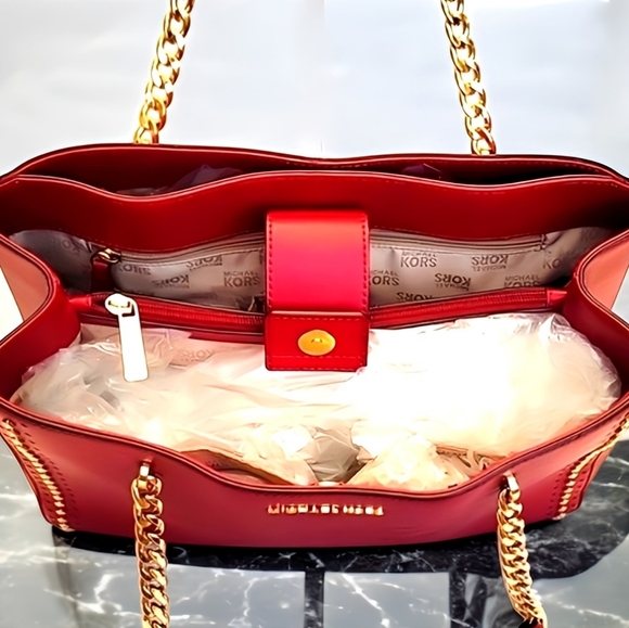 MICHAEL KORS Adele Burgundy Studded Lrg Shld Bag w/ Gld Chain & Lea Strap | EUC - Picture 12 of 16